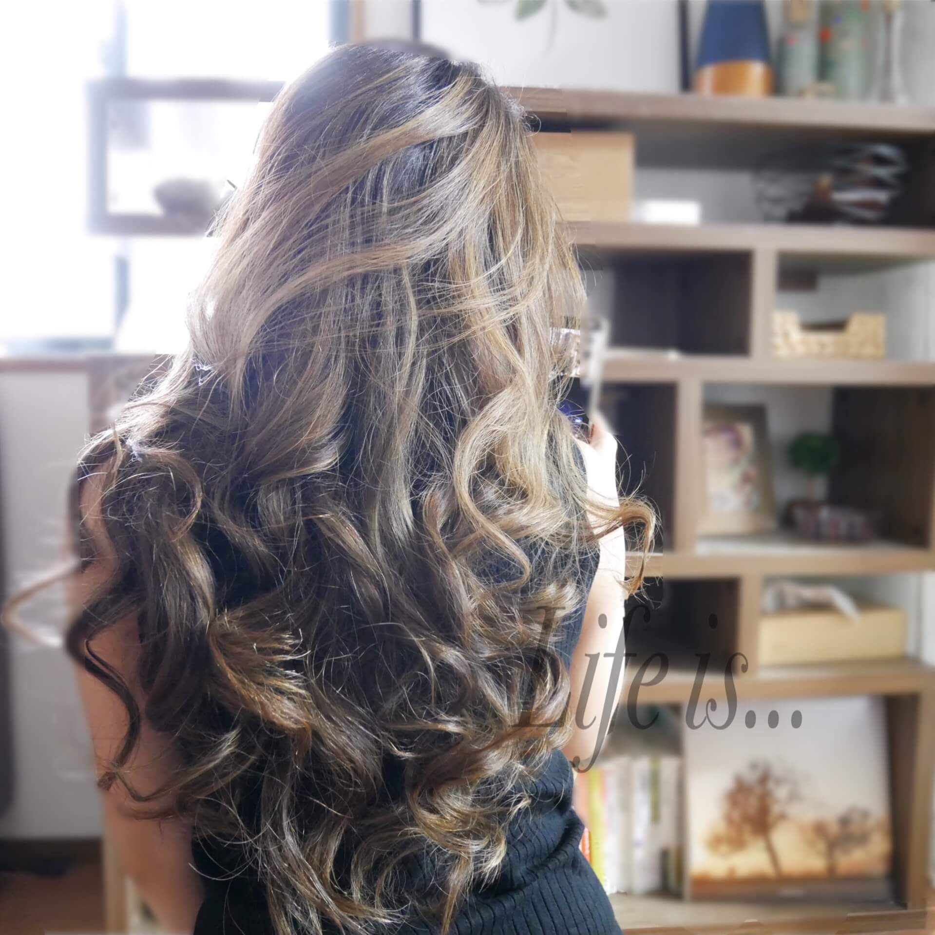 ロングヘア巻き髪